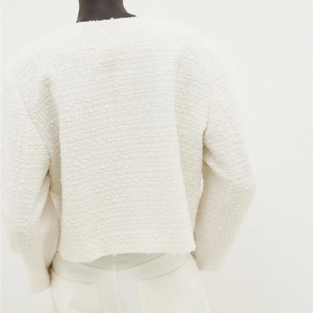 BNWOT Elegant H&M Cream and White Tweed Jacket with Gold Buttons Textured-Weave - Picture 4 of 13